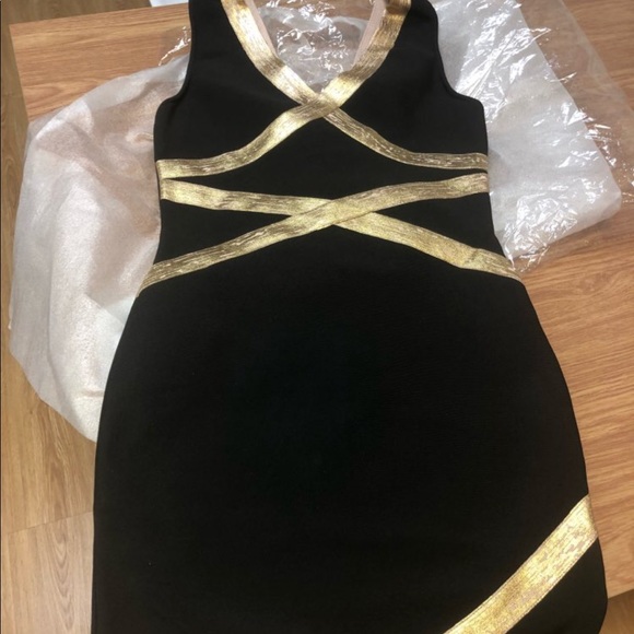 Black & Gold Bodycon Cocktail Dress - Picture 6 of 6